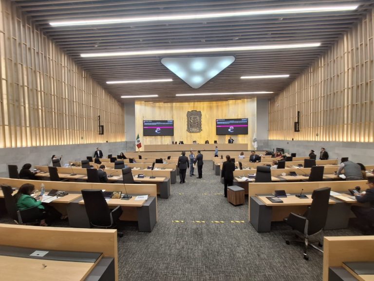 Promueve diputada Susana Riestra iniciativas para regular el uso de redes sociales en menores