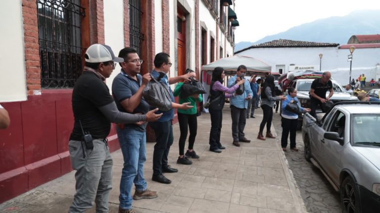 Mantienen diputadas y diputados cercanía y apoyo a personas afectadas por las lluvias