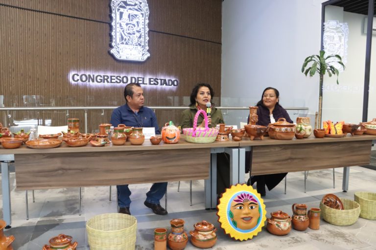 Diputada Azucena Rosas promueve 5° Aniversario de la Alfarería en el municipio de Acteopan