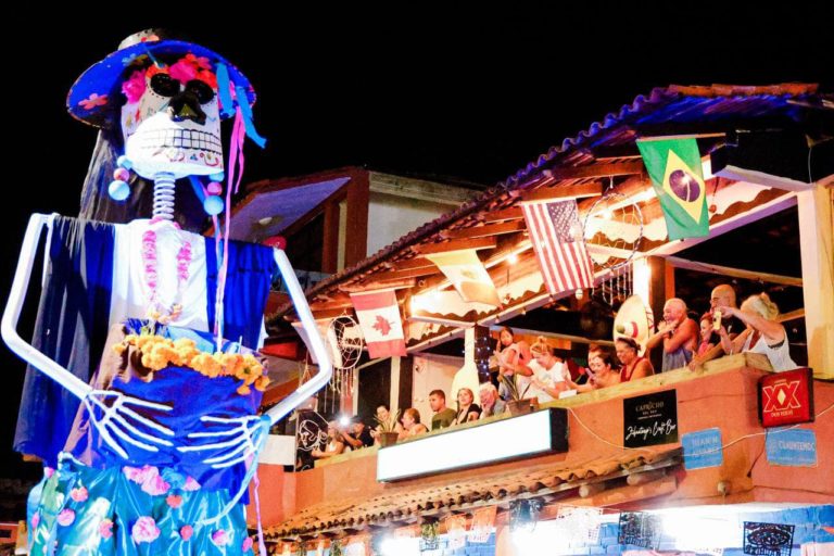 Ixtapa Zihuatanejo celebra el Día de Muertos frente al mar