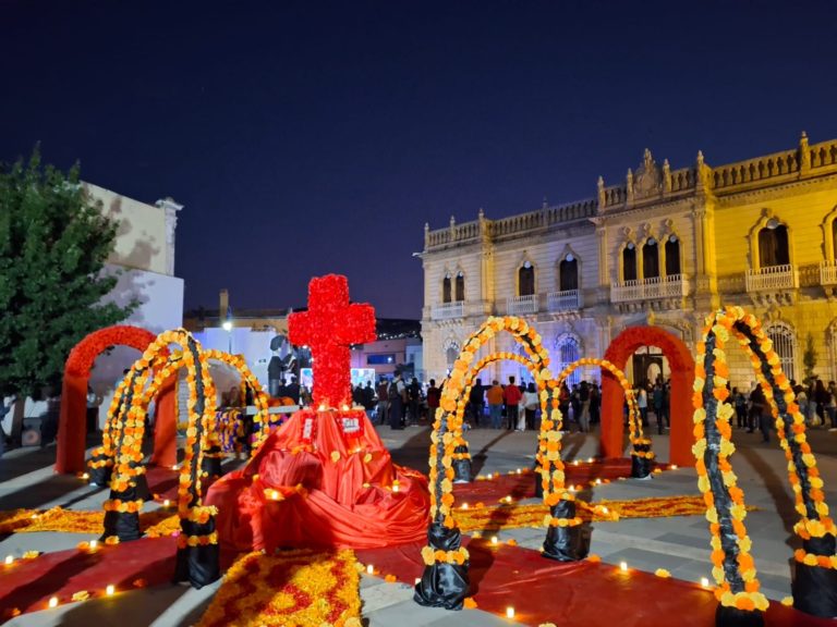 Noche de Catrinas y leyendas en el corazón de Parral