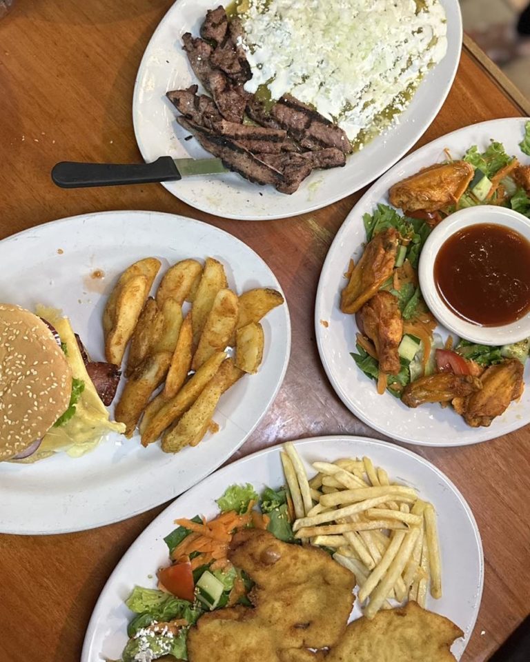 La-Playa-Restaurant-&-Bar