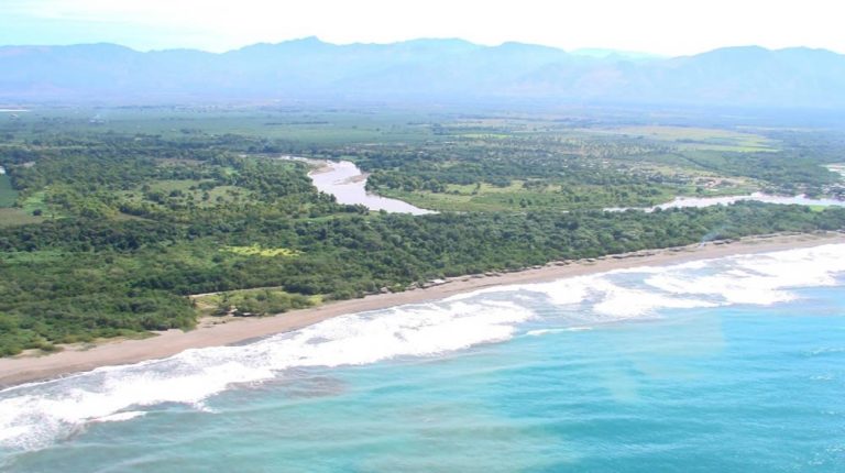 Playa-Boca-Apiza-michoacan