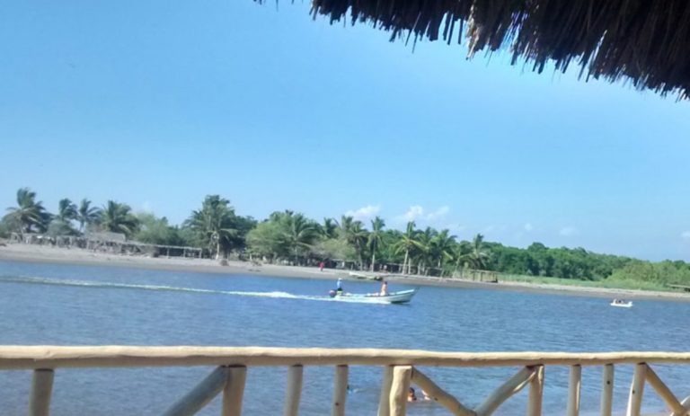 Playa-Boca-de-Apiza-michoacan