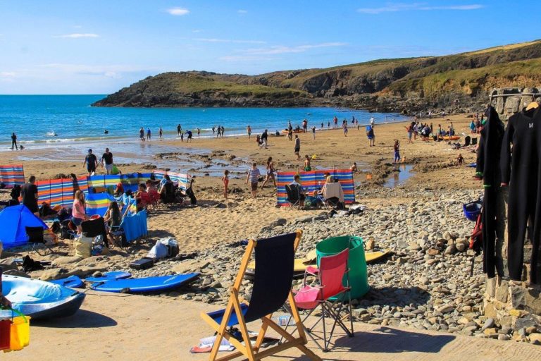 Sendero-de-Campamento-Rustico-vacaciones