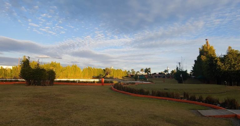 The-Lake-Golf-Range-pue