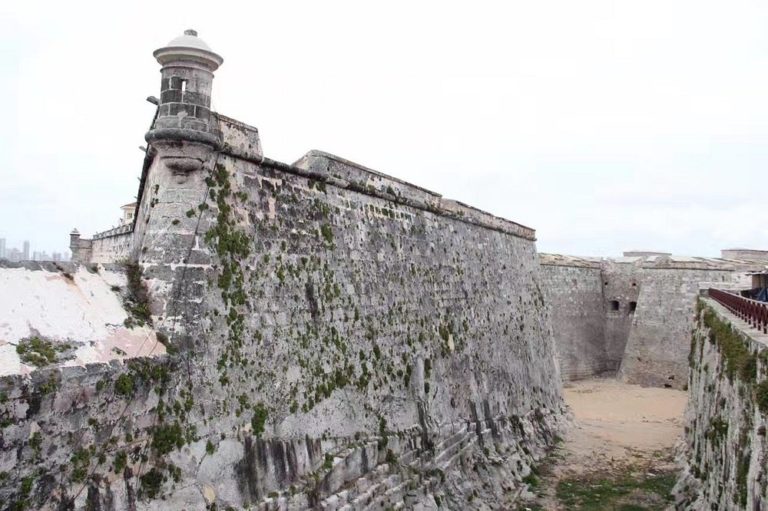 cuba-la-habana-castillo