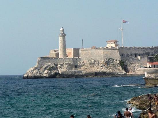 cuba-la-habana-castillo-muros
