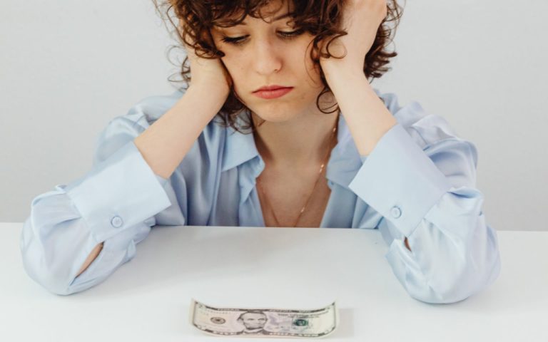 ¿Cómo evitar estafas en viajes?