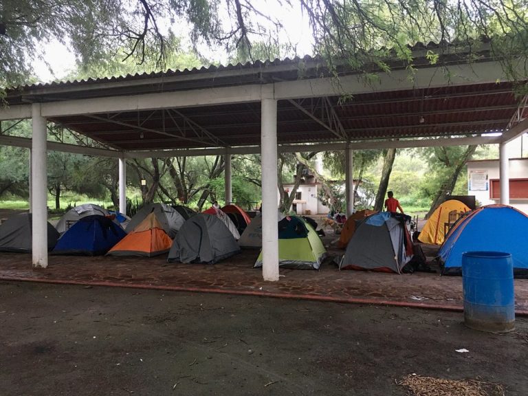 laguna-media-luna-camping-mex