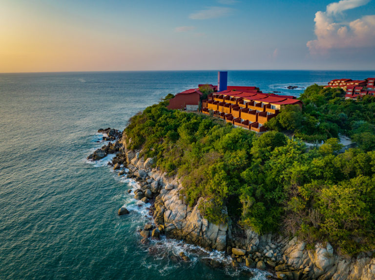 Las Brisas Huatulco: turismo que da vida