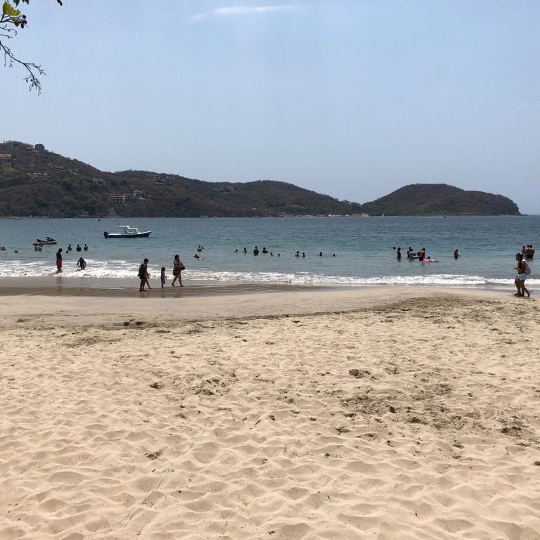 playa-la-ropa-mexico-turismo
