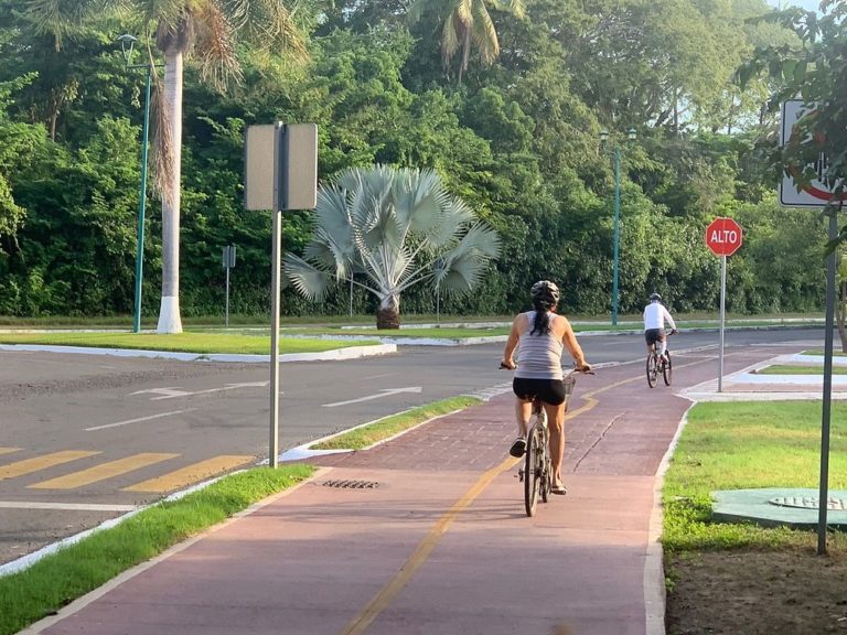ruta-bicicleta-en-ixtapa