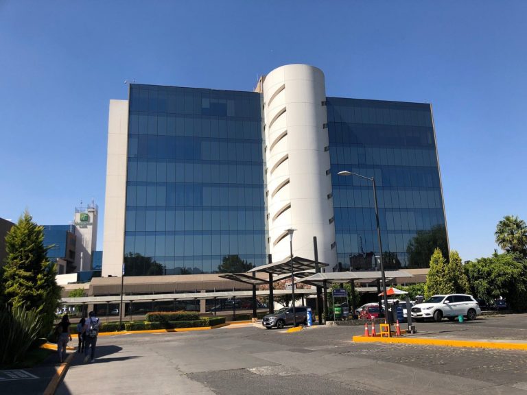 Holiday-Inn-&-Suites-mexico