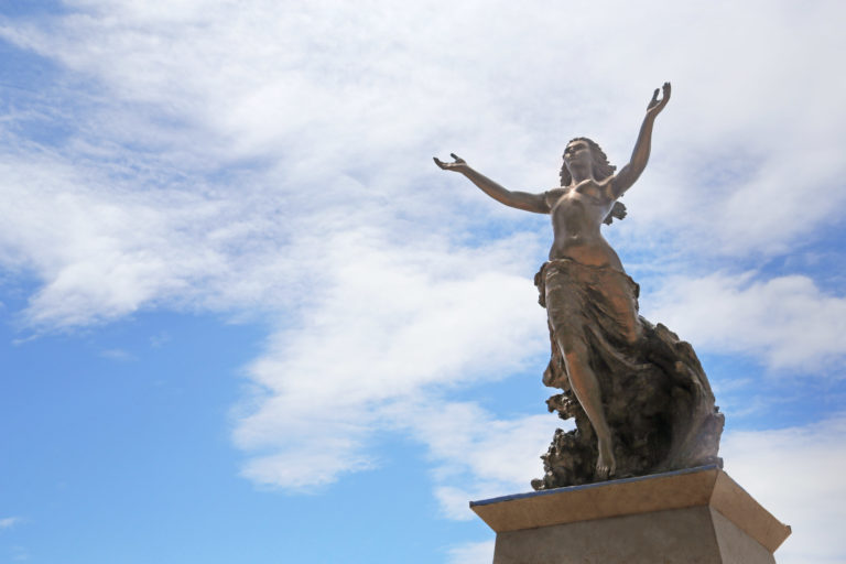 MZT-Monument-La Mujer Mazatleca