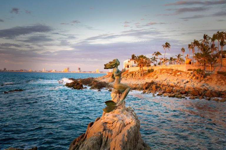 MZT-Monument-La Reina de los Mares