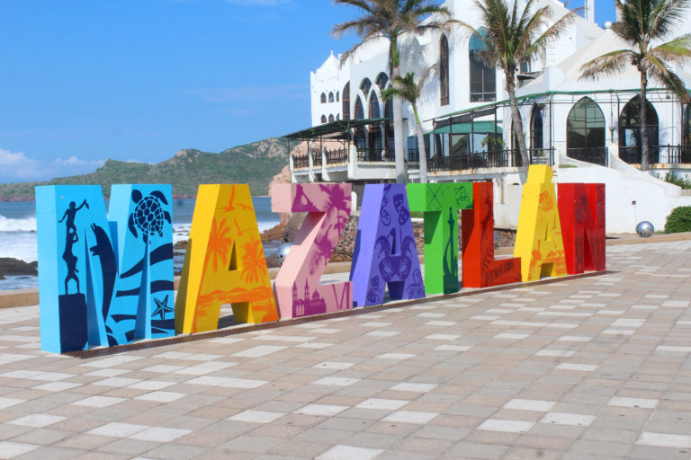 MZT-Monument-Letras Monumentales
