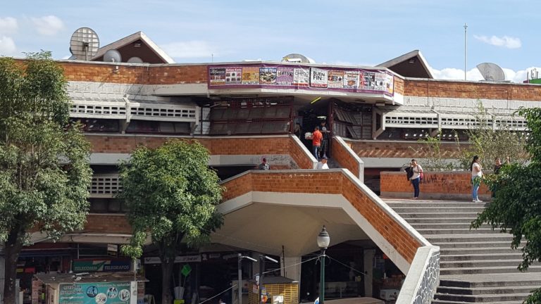 Mercado-Juan-de-Dios-mexico
