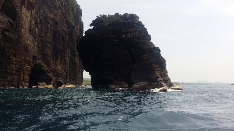 Volcánicos-de-Punta-Roca-partida