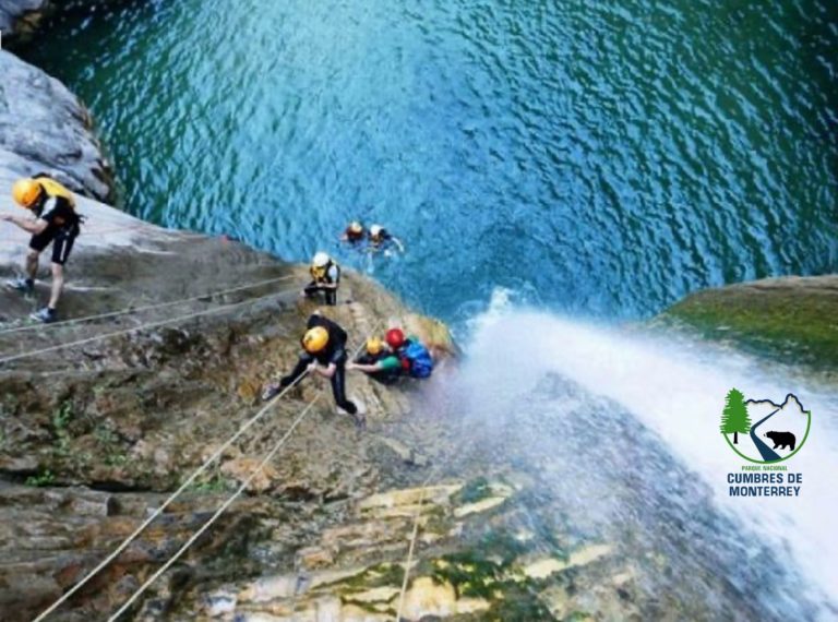 cumbres-monterrey-turismo-rappel