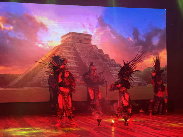 espectaculo-bahia-principe-grand-tulum
