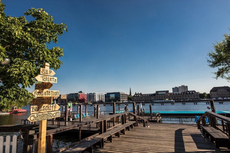 Badeschiff-berlin-aventuras-turismo