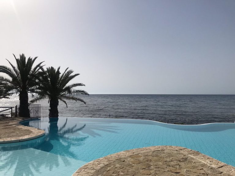 Hotel-Costa-dei-Fiori-alberca