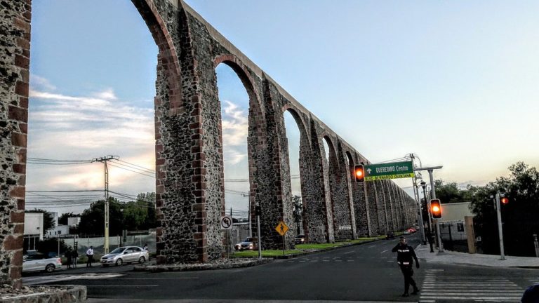 el-acueducto-de-queretaro-mex