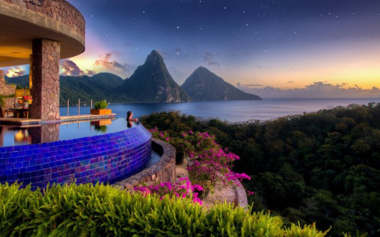 Sumérgete en las piscinas infinitas más espectaculares