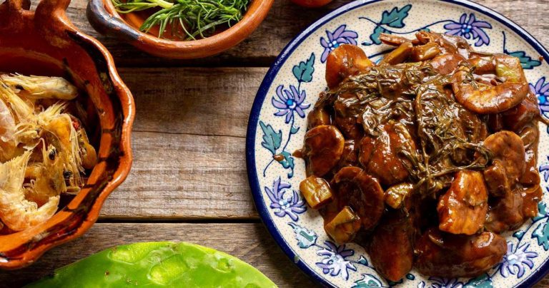 romeritos-con-mole-cena-navidad