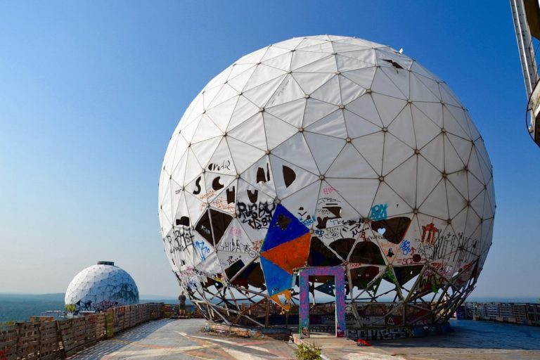 teufelsberg-berlín-turismo-aventura
