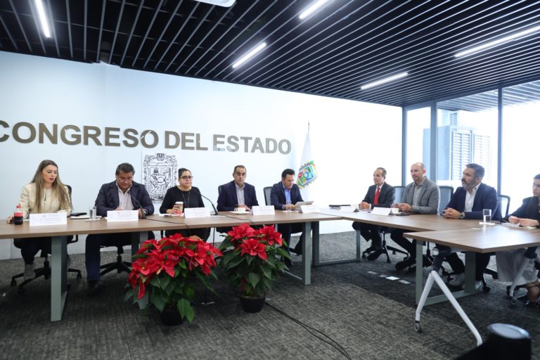 Avala Comisión del Congreso Ley de Ingresos del Municipio de Puebla y autorización para comodato del Paseo Bravo
