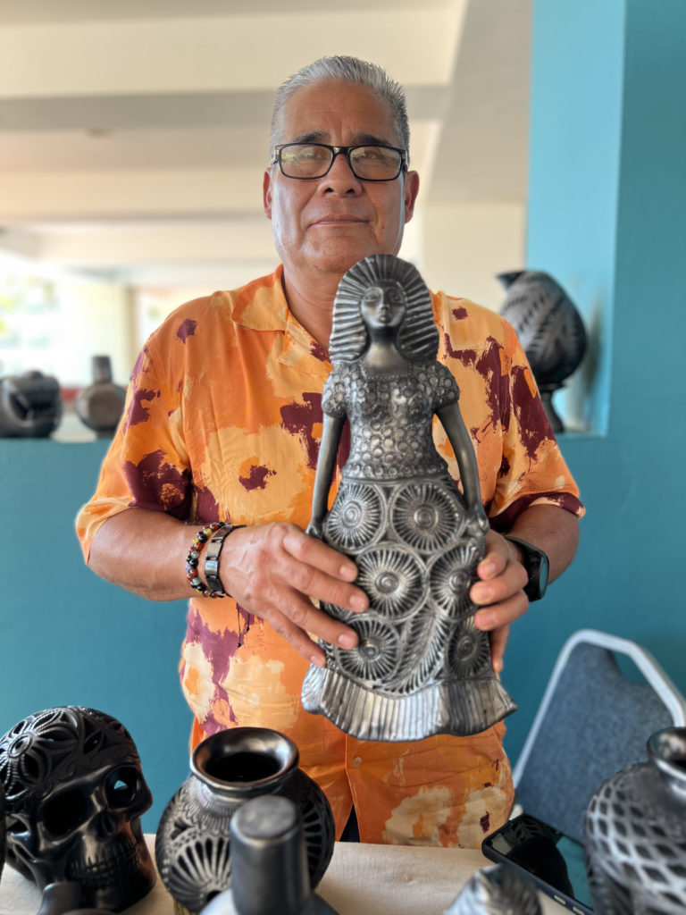 artesano-piezas-festivalebrije-2025-en-huatulco