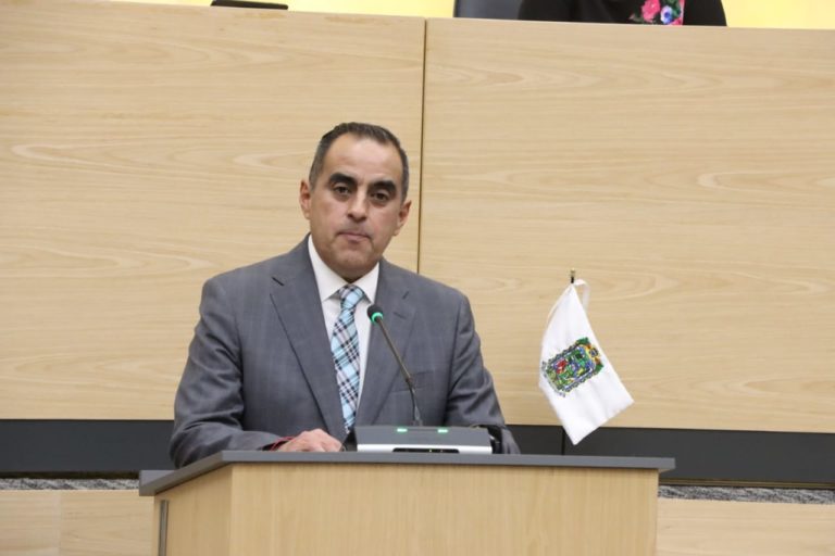 Diputado Mauricio Céspedes plantea uso de materiales sustentables para obras públicas