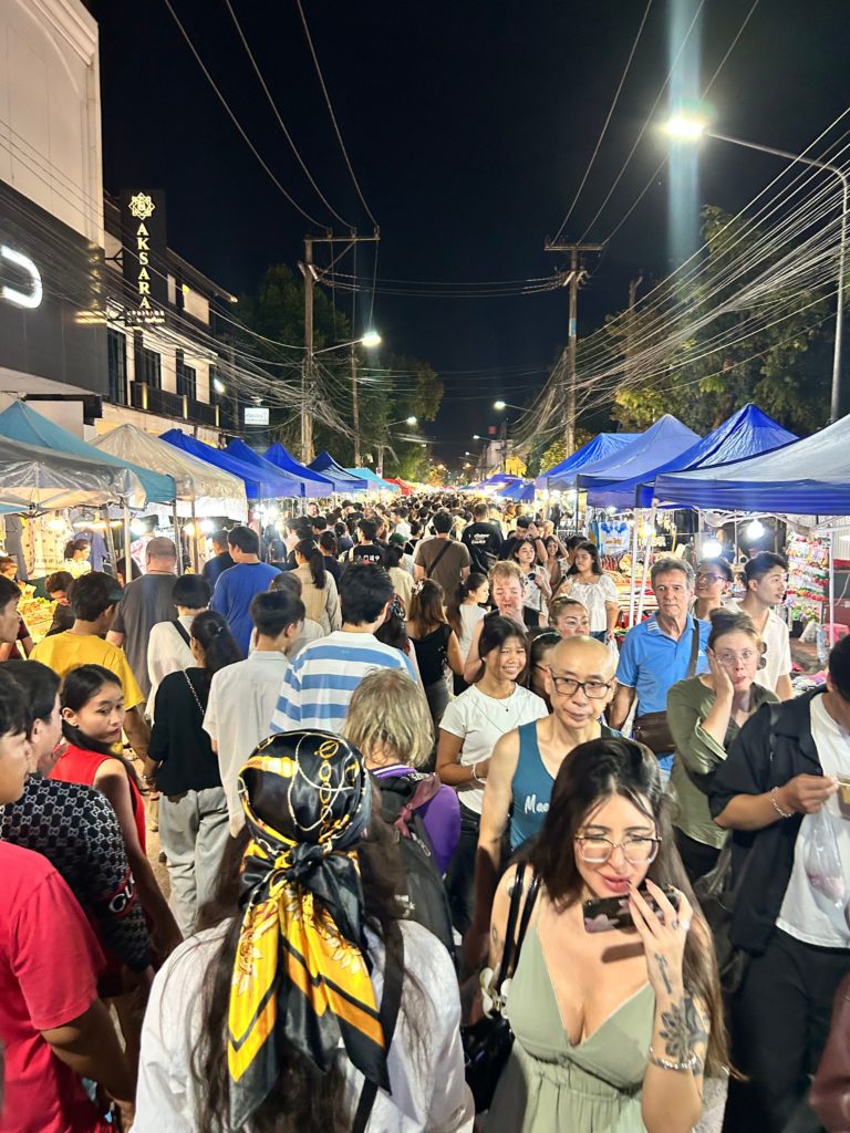 11zon_saturday night market